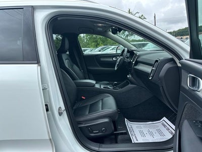 2023 Volvo XC40 B4 Core