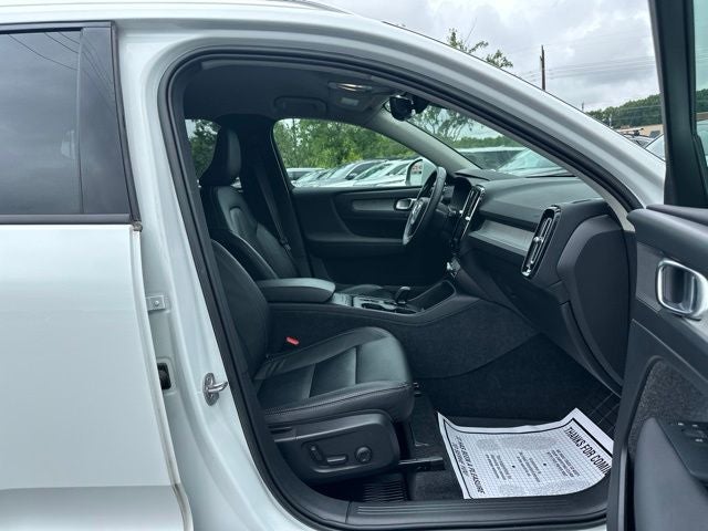 2023 Volvo XC40 B4 Core