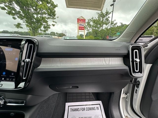 2023 Volvo XC40 B4 Core