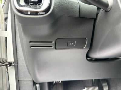 2023 Volvo XC40 B4 Core