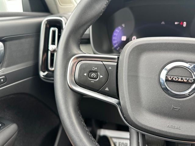 2023 Volvo XC40 B4 Core