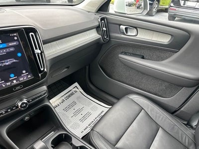 2023 Volvo XC40 B4 Core