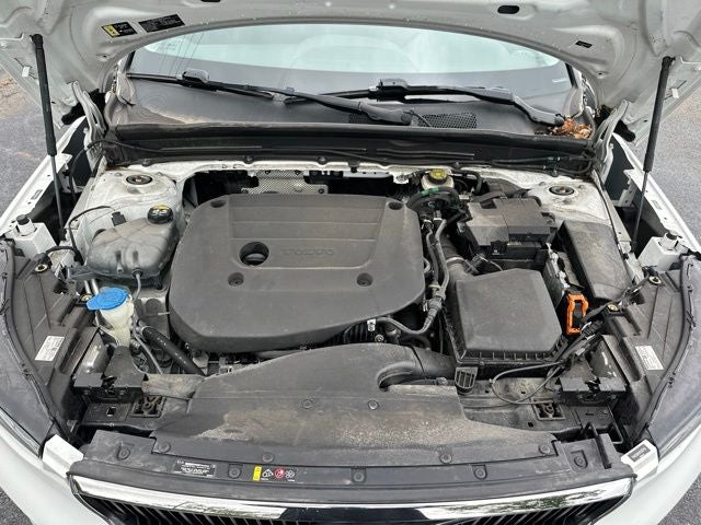 2023 Volvo XC40 B4 Core