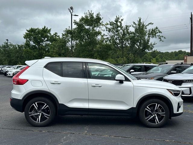 2023 Volvo XC40 B4 Core