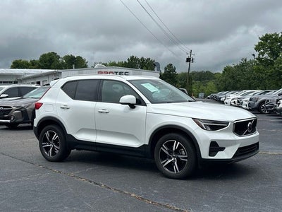 2023 Volvo XC40 B4 Core