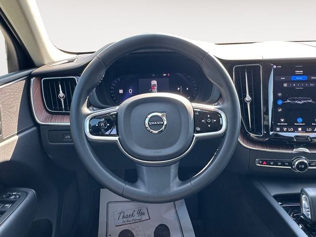 2023 Volvo XC60 B5 Plus Dark Theme