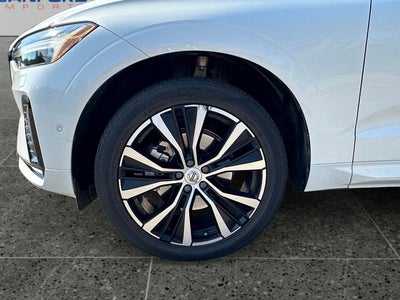 2023 Volvo XC60 B5 Plus Dark Theme