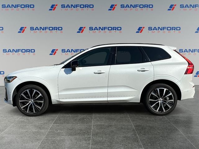 2023 Volvo XC60 B5 Plus Dark Theme