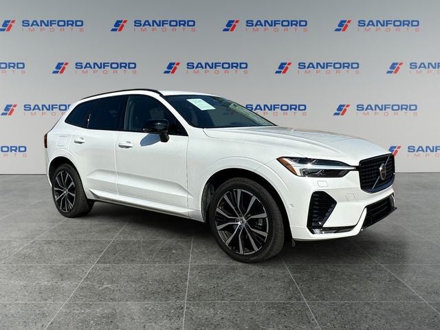 2023 Volvo XC60 B5 Plus Dark Theme
