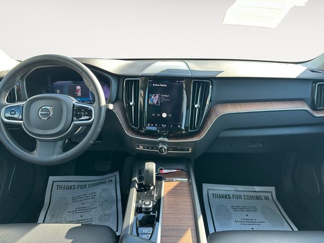 2023 Volvo XC60 B5 Plus Bright Theme
