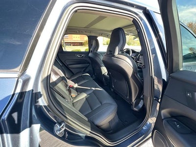 2023 Volvo XC60 B5 Plus Bright Theme