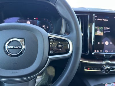 2023 Volvo XC60 B5 Plus Bright Theme