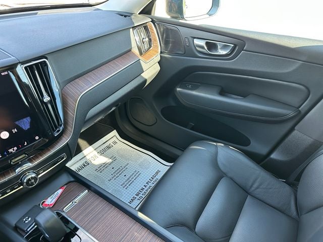 2023 Volvo XC60 B5 Plus Bright Theme