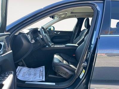2023 Volvo XC60 B5 Plus Bright Theme