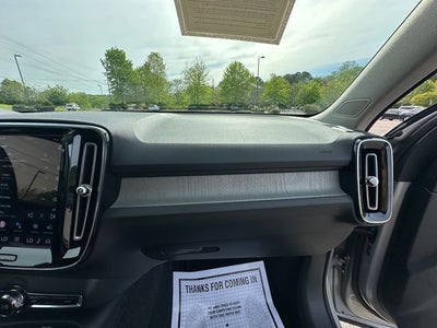 2023 Volvo XC40 B5 Plus Bright Theme