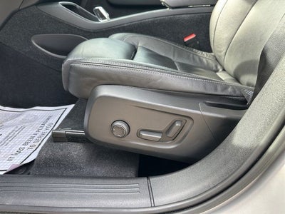 2023 Volvo XC40 B5 Plus Bright Theme