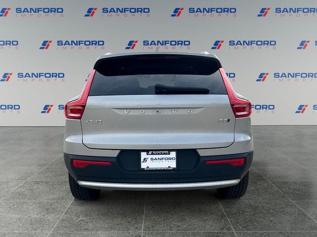 2023 Volvo XC40 B5 Plus Bright Theme