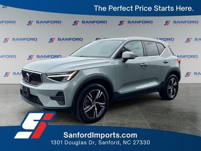 2025 Volvo XC40 B5 Core