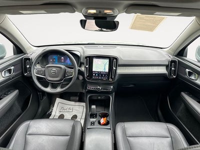 2025 Volvo XC40 B5 Core