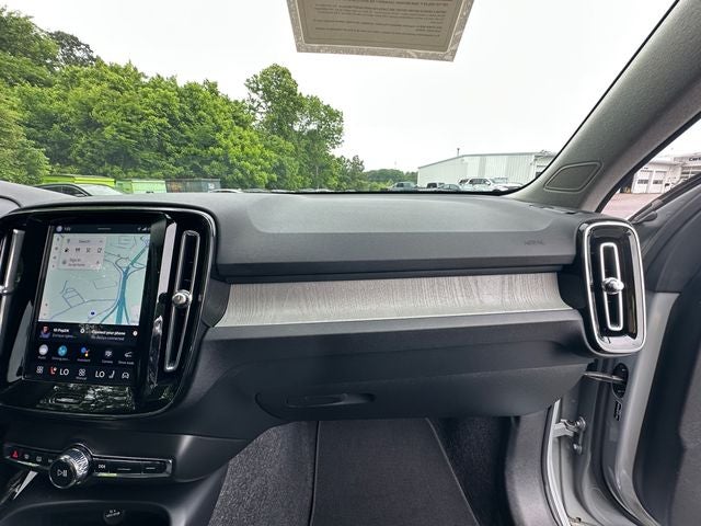 2025 Volvo XC40 B5 Core