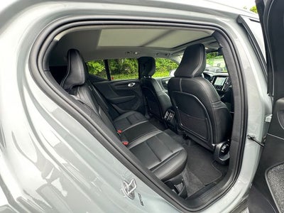 2025 Volvo XC40 B5 Core