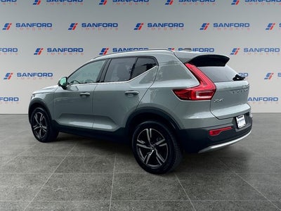 2025 Volvo XC40 B5 Core