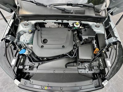 2025 Volvo XC40 B5 Core