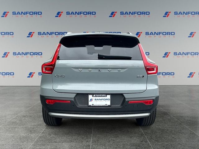 2025 Volvo XC40 B5 Core