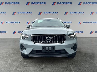 2025 Volvo XC40 B5 Core