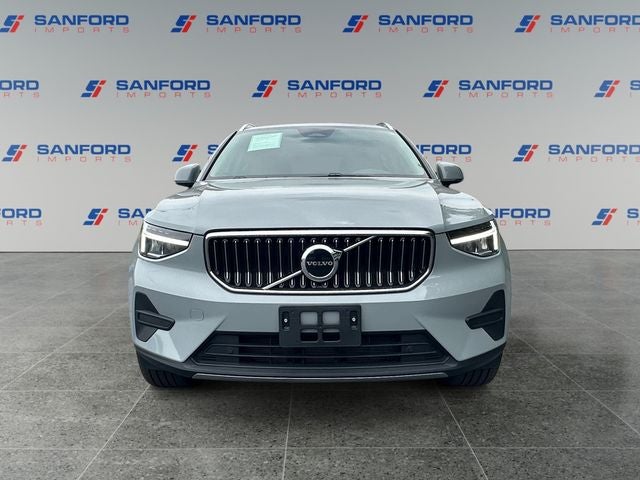 2025 Volvo XC40 B5 Core