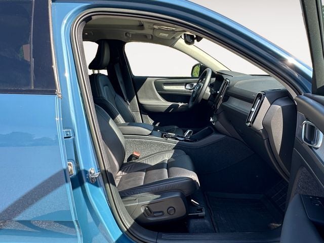 2023 Volvo XC40 Ultimate