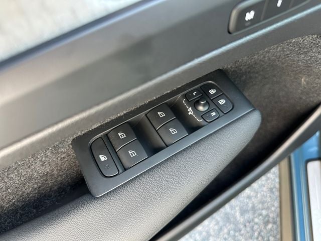2023 Volvo XC40 Ultimate