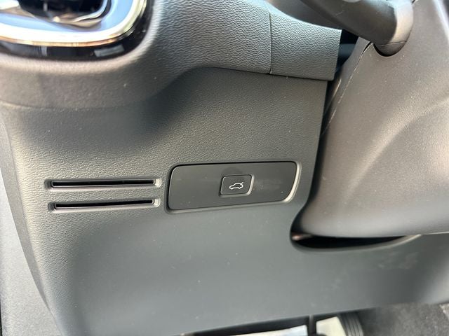 2023 Volvo XC40 Ultimate