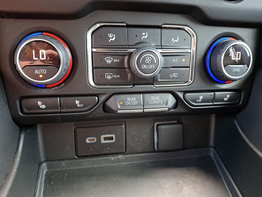 2021 Chevrolet Suburban RST