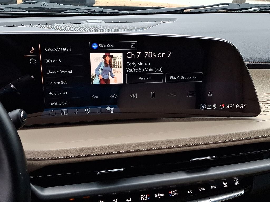 2025 Cadillac XT4 Premium Luxury