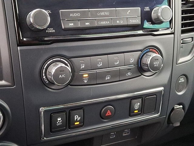 2024 Nissan Titan SV