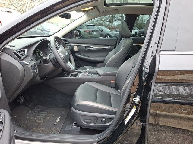 2023 INFINITI QX50 LUXE FWD