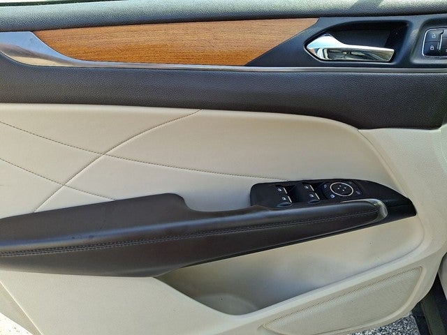 2015 Lincoln MKC Base