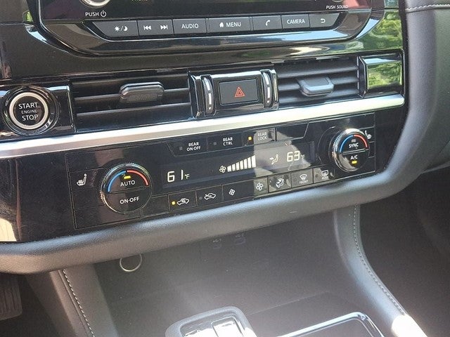 2024 Nissan Pathfinder SV