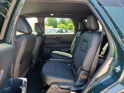 2025 Nissan Pathfinder Rock Creek