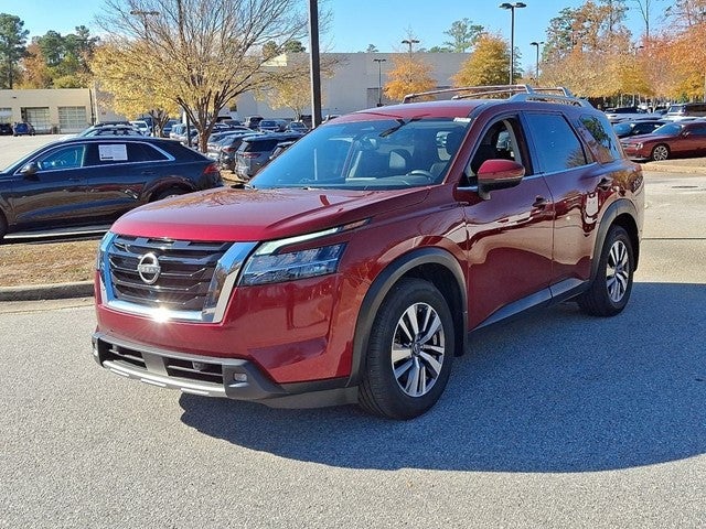 2022 Nissan Pathfinder SL