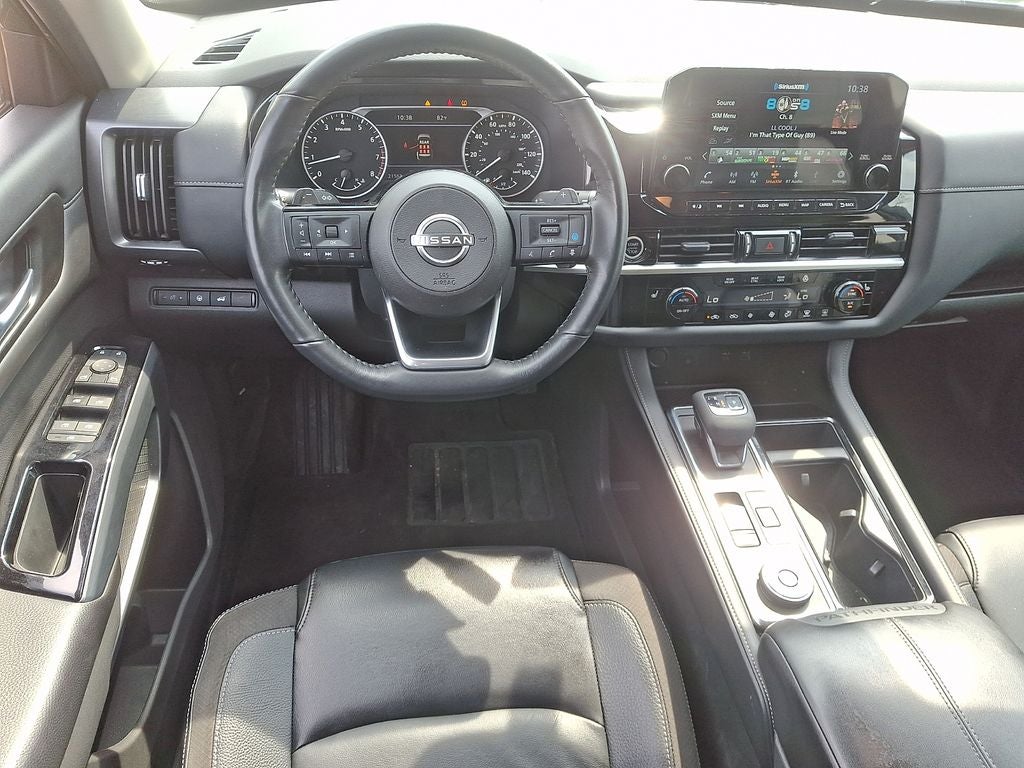 2024 Nissan Pathfinder SL