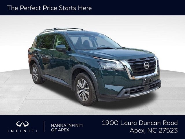 2024 Nissan Pathfinder SL