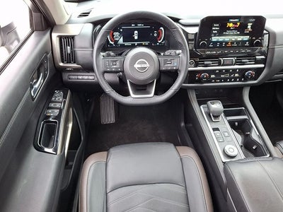 2024 Nissan Pathfinder Platinum