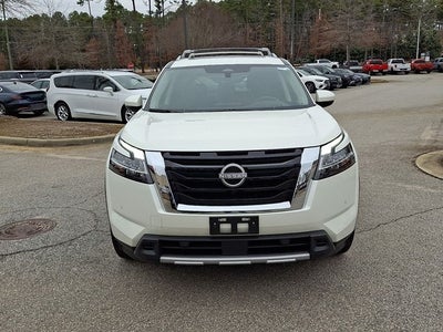 2024 Nissan Pathfinder Platinum