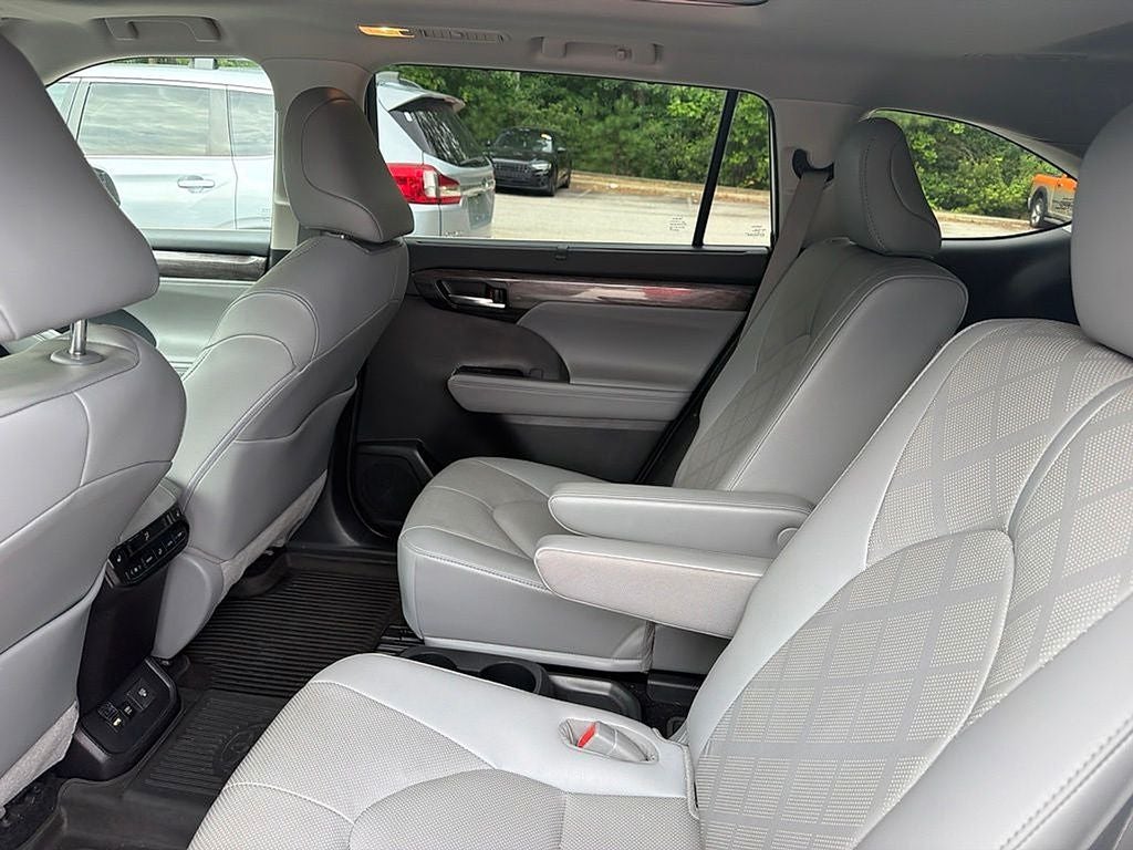 2021 Toyota Highlander Platinum