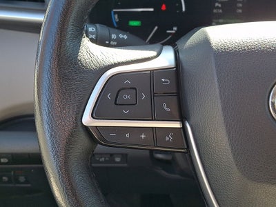 2024 Toyota Sienna XLE 8 Passenger