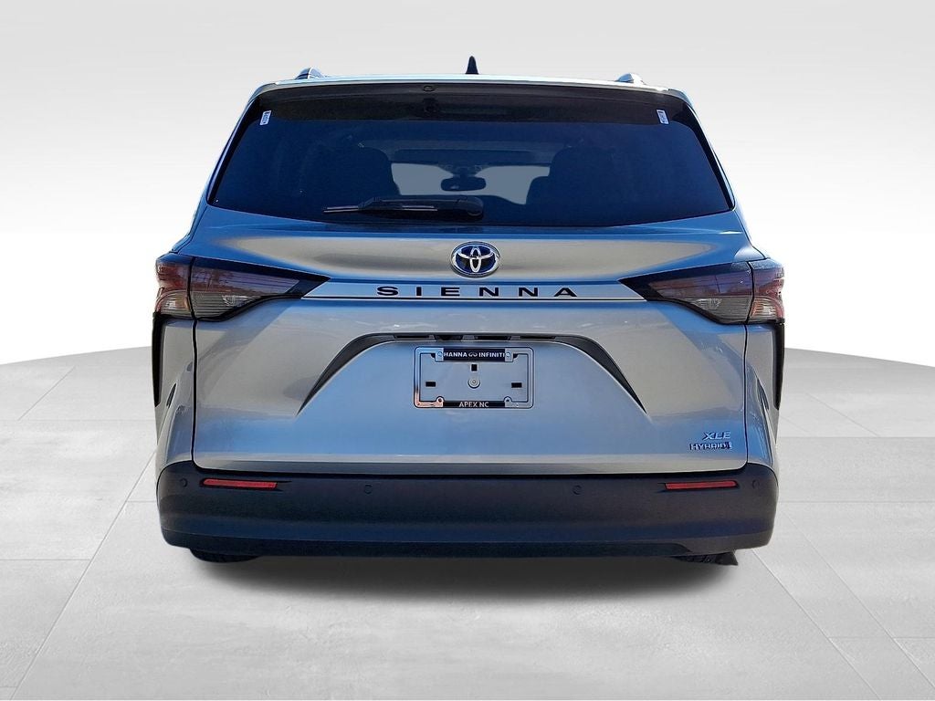 2024 Toyota Sienna XLE 8 Passenger