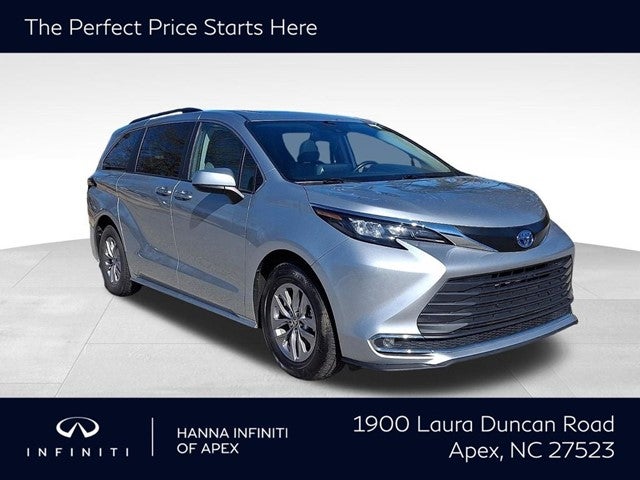 2024 Toyota Sienna XLE 8 Passenger