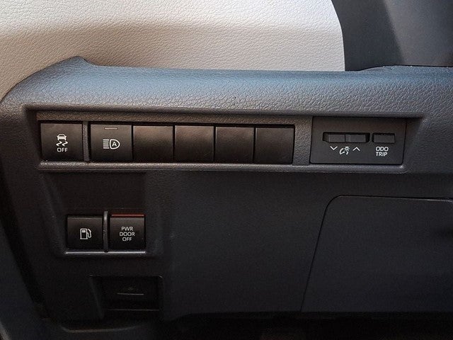 2024 Toyota Sienna XLE 8 Passenger